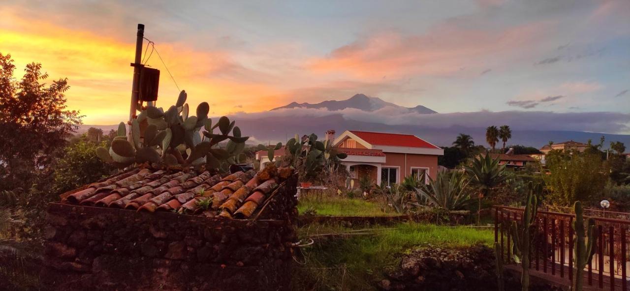 Villa Casa Del Sole Con Vista Sull'Etna A 200 Mt Dal Mare Acireale Exterior foto